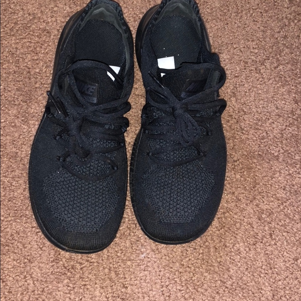 All black nike free rn flyknit